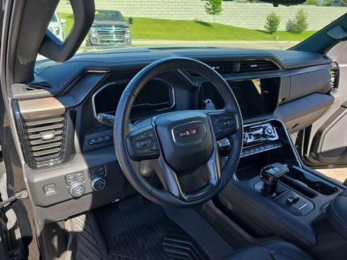 Used 2023 GMC Sierra 1500 AT4 w/ AT4 Premium Package AWD/4WD image 16