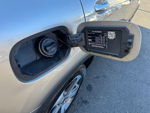 Certified 2019 Mercedes-Benz GLC 300 4MATIC image 28