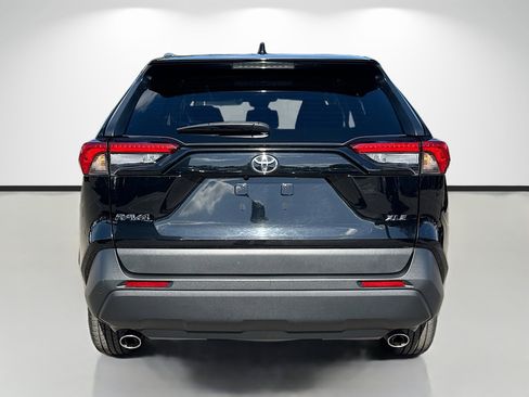 Used 2024 Toyota RAV4 XLE image 4