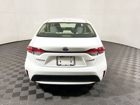Used 2021 Toyota Corolla LE image 12
