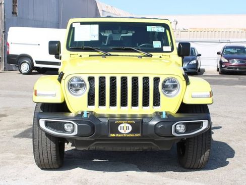 Used 2022 Jeep Wrangler Unlimited Sahara w/ Cold Weather Group AWD/4WD image 2