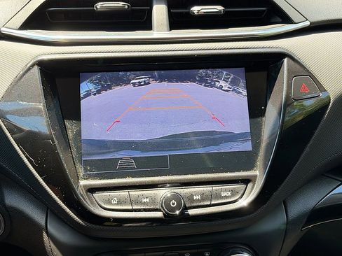 Used 2021 Chevrolet TrailBlazer LT w/ Convenience Package FWD image 14