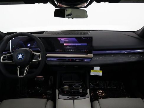 New 2027 BMW 550e xDrive AWD/4WD image 4