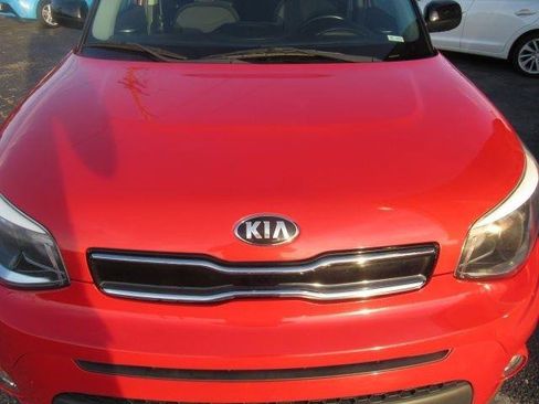 Used 2017 Kia Soul + w/ Designer's Package FWD image 4