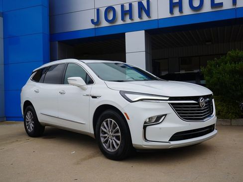 Used 2024 Buick Enclave Premium FWD image 2