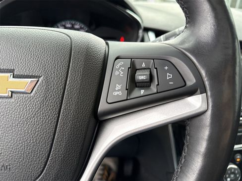 Used 2018 Chevrolet Trax Premier image 34
