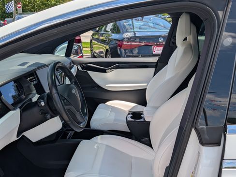 Used 2018 Tesla Model X 75D AWD/4WD image 17
