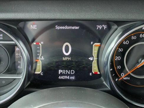 Used 2022 Jeep Wrangler Unlimited Sahara AWD/4WD image 11
