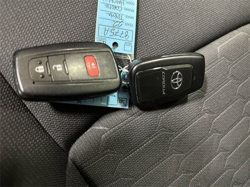 Used 2022 Toyota Corolla SE image 34