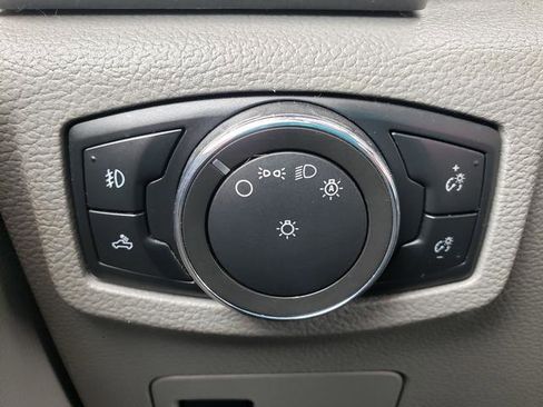 Used 2018 Ford F150 XLT w/ XTR Package image 25