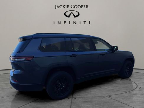 Used 2024 Jeep Grand Cherokee L Laredo image 5