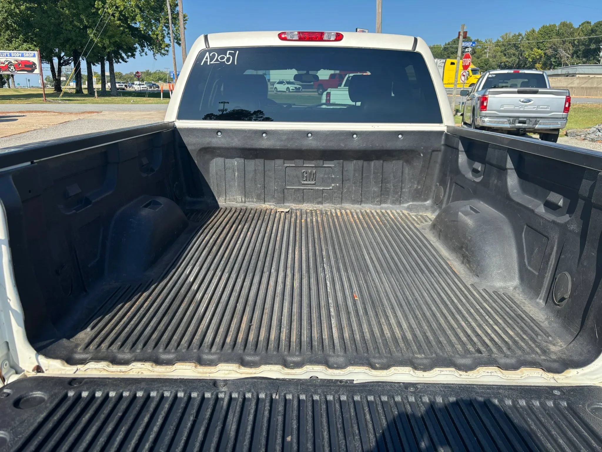 Used 2013 Chevrolet Silverado 1500 LTZ w/ LTZ White Diamond Edition AWD/4WD image 15