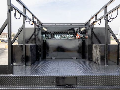 Used 2017 Ford F550 4x4 Crew Cab Super Duty image 18