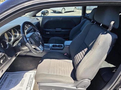 Used 2011 Dodge Challenger RWD image 15