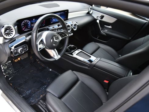 Used 2025 Mercedes-Benz CLA 250 image 24