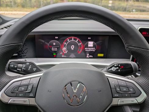 New 2026 Volkswagen Tiguan SE R-Line image 30