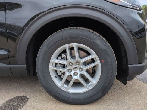 New 2026 Ford Explorer Active RWD image 10