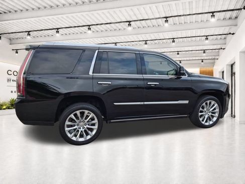 Used 2020 Cadillac Escalade Premium Luxury RWD image 14