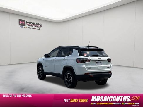 Used 2026 Jeep Compass Trailhawk AWD/4WD image 5