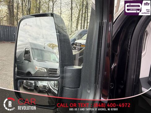 Used 2023 Ford Transit 350 XLT image 35