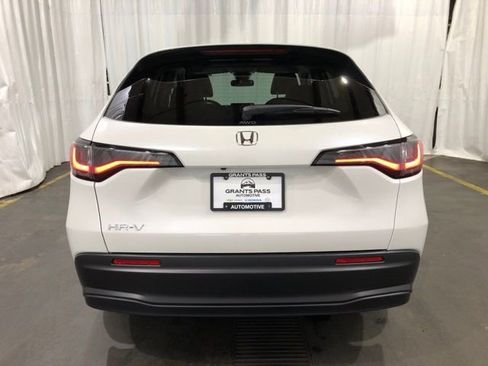 New 2026 Honda HR-V LX image 4