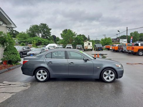 Used 2007 BMW 530xi Sedan AWD/4WD image 4