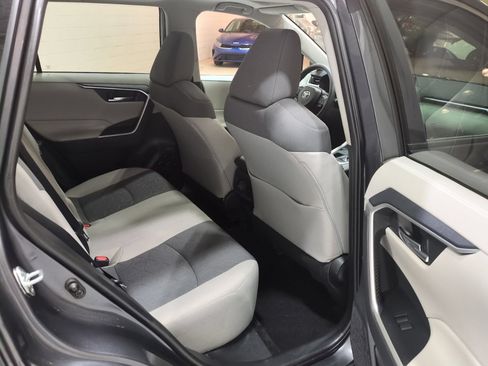 Used 2019 Toyota RAV4 XLE w/ Convenience Package AWD/4WD image 11