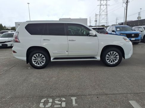 Used 2019 Lexus GX 460 Premium w/ Premium Package AWD/4WD image 25