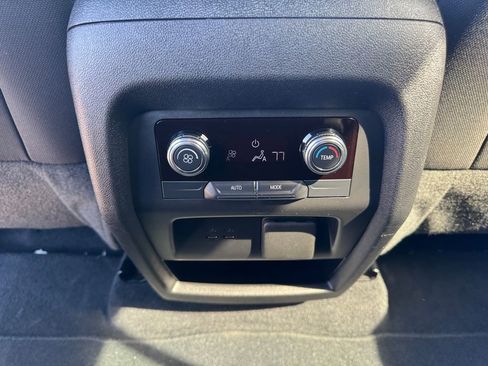 Used 2025 GMC Acadia Elevation AWD/4WD image 37