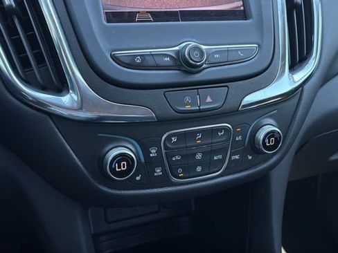 Used 2024 Chevrolet Equinox LT FWD image 30