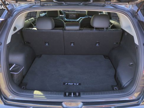 Certified 2022 Kia Niro EX image 13