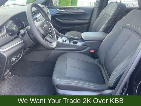 New 2025 Jeep Grand Cherokee Laredo X w/ Luxury Tech Group I image 6