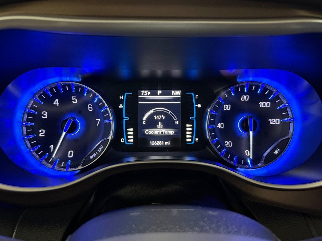 Used 2017 Chrysler Pacifica Touring FWD image 15