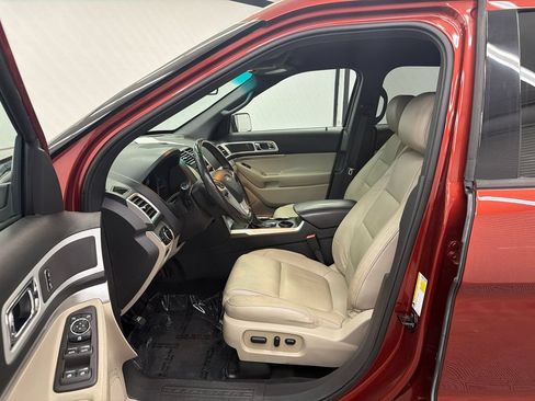 Used 2014 Ford Explorer XLT w/ Equipment Group 202A FWD image 9