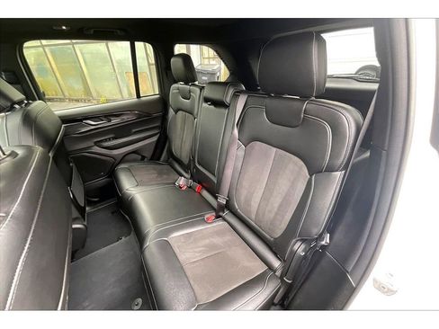 Used 2023 Jeep Grand Cherokee Altitude AWD/4WD image 26