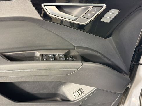 Used 2023 Audi Q4 e-tron Premium Plus w/ Premium Plus image 12