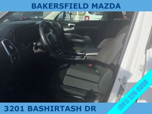 Used 2023 Kia Sorento LX image 9