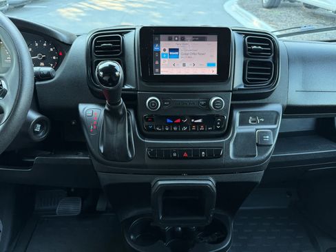 Used 2024 RAM ProMaster 2500 w/ Convenience Group FWD image 17