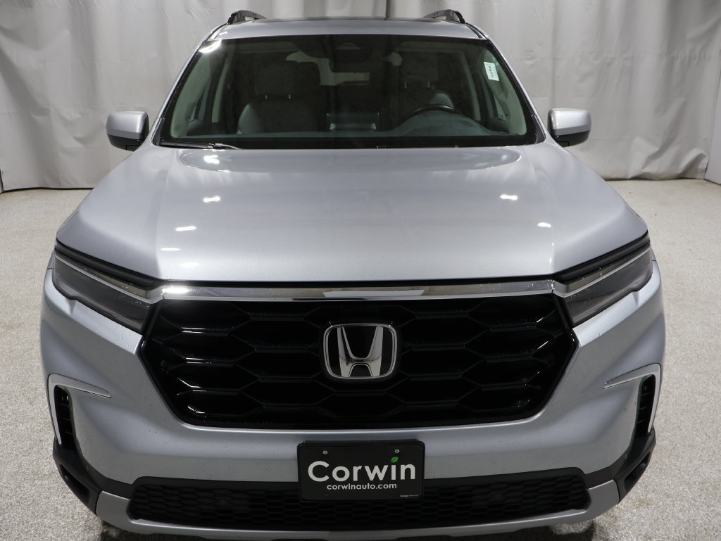 Used 2024 Honda Pilot Touring image 7