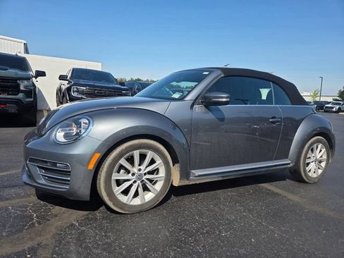 Used 2017 Volkswagen Beetle 1.8T SE FWD image 1
