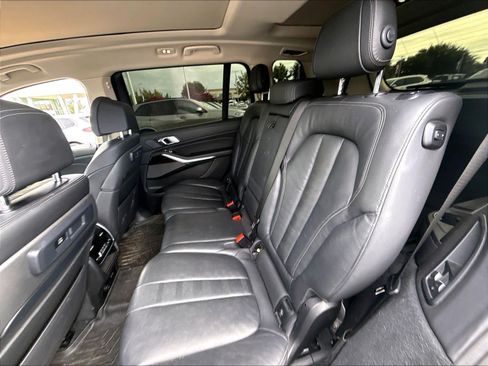 Used 2020 BMW X7 xDrive40i w/ Premium Package AWD/4WD image 23