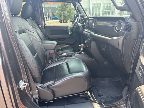 Used 2019 Jeep Wrangler Unlimited Sahara w/ Quick Order Package 24M Moab image 36