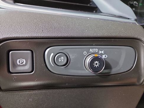 Used 2020 Buick Enclave Essence w/ Sound and Sites Package AWD/4WD image 31