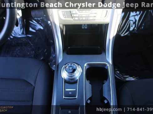 Used 2020 Ford Fusion SE image 14