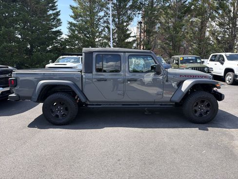 Used 2023 Jeep Gladiator Mojave AWD/4WD image 11