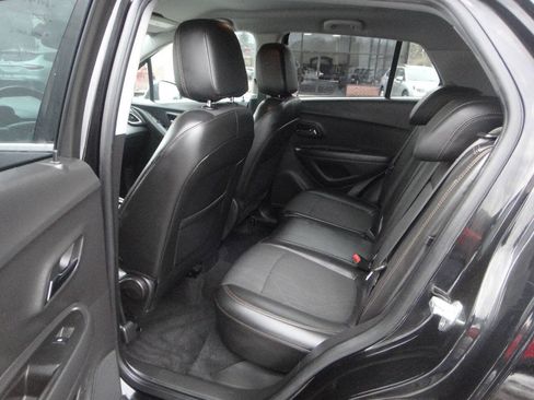 Used 2019 Chevrolet Trax LT w/ LT Convenience Package AWD/4WD image 10