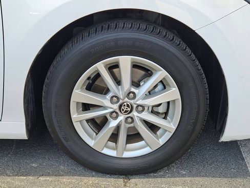 Used 2025 Toyota Camry LE FWD image 29