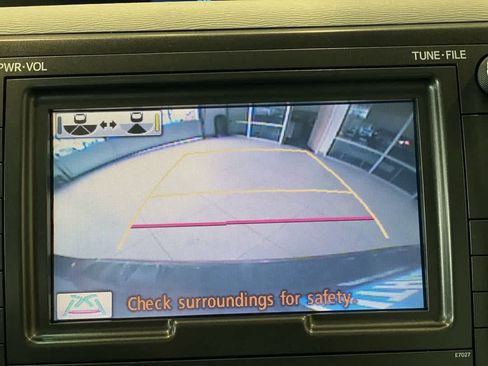 Used 2014 Toyota Sienna Limited AWD/4WD image 19