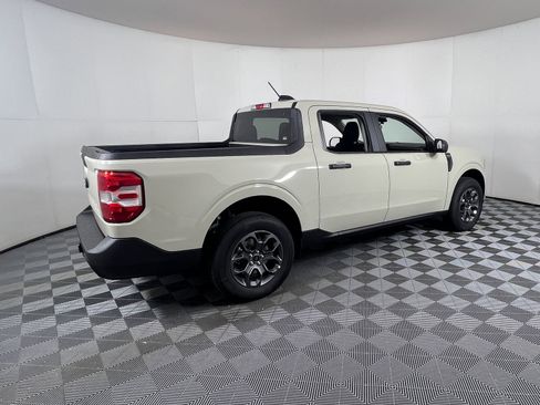New 2025 Ford Maverick XLT image 4