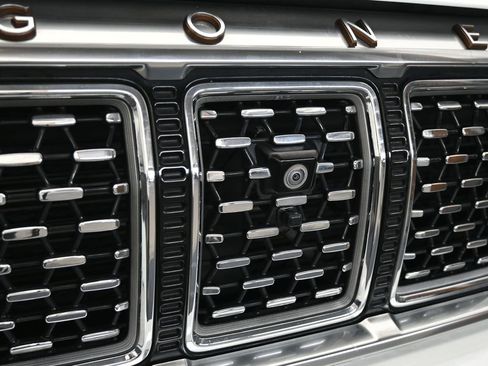 Used 2022 Jeep Grand Wagoneer Series III w/ Rear Seat Video Group 1 image 62